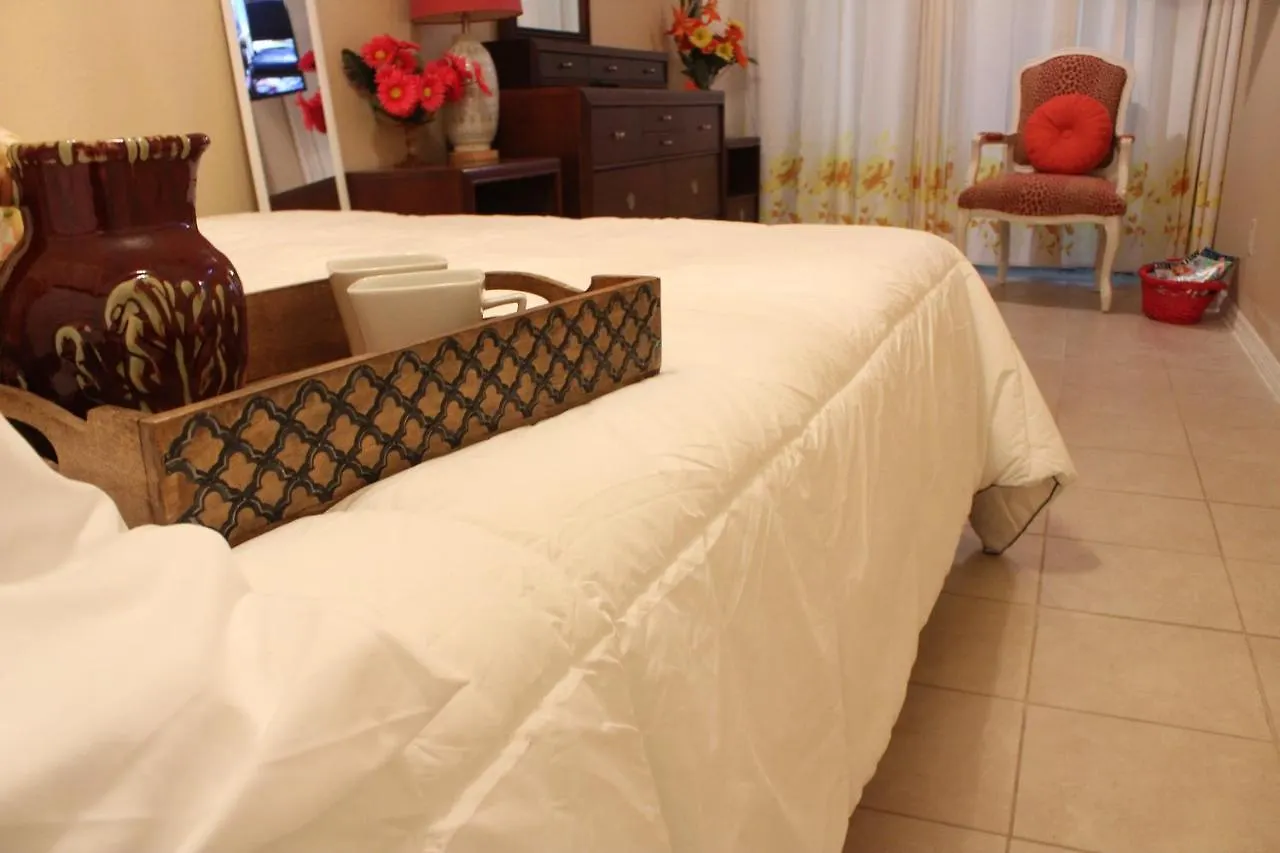 Traditional Cozy Historic Tampa Home Vakantiehuis